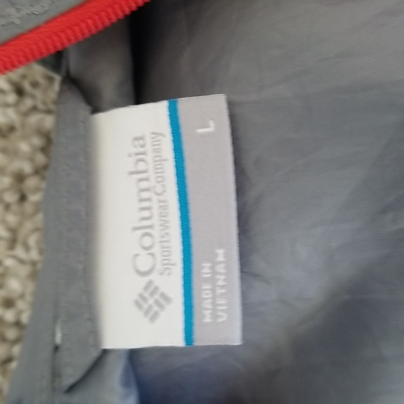 Columbia Lightweight Windbreaker - Picture 3 of 3